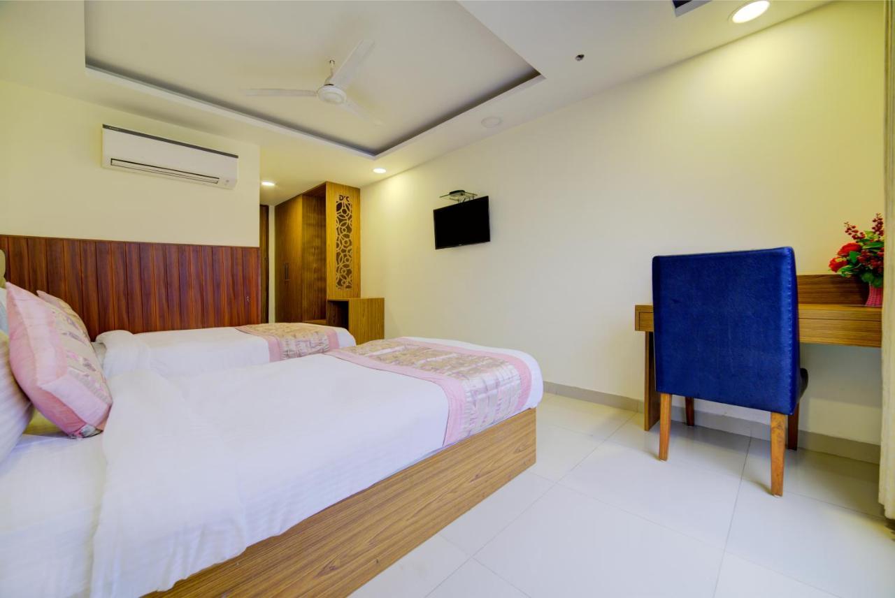 Hotel D'Capitol - Delhi Airport 新德里 外观 照片