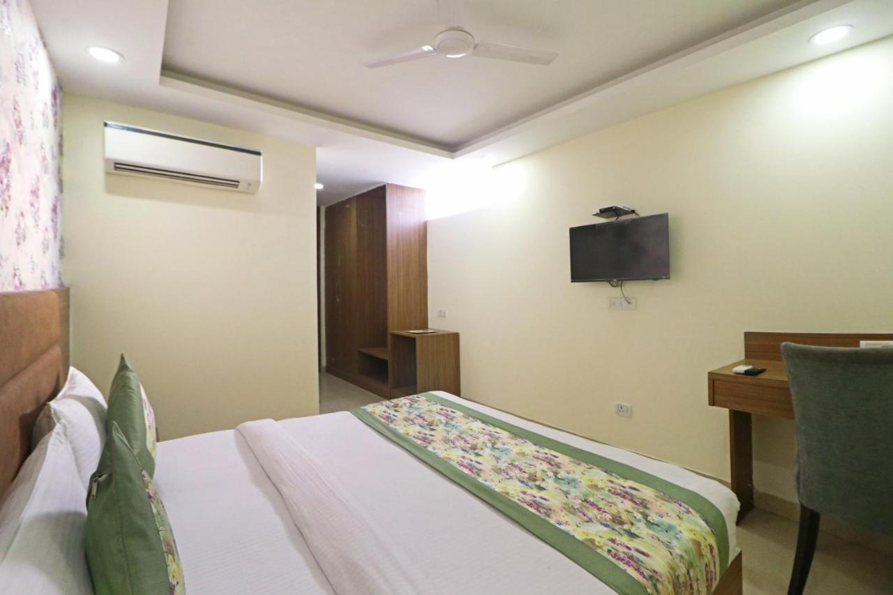 Hotel D'Capitol - Delhi Airport 新德里 外观 照片