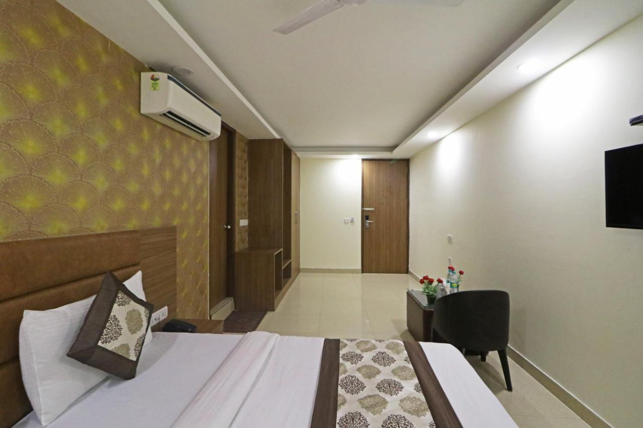 Hotel D'Capitol - Delhi Airport 新德里 外观 照片