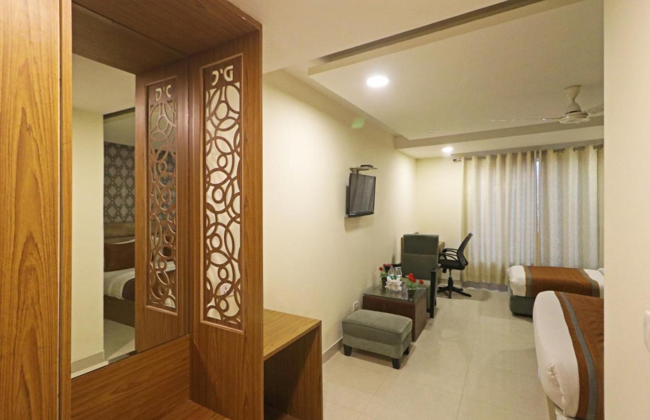 Hotel D'Capitol - Delhi Airport 新德里 外观 照片